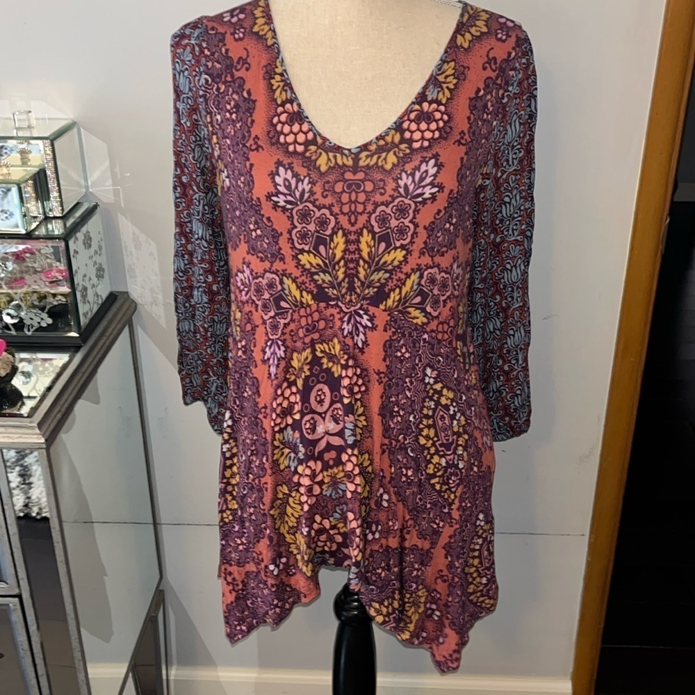 Anthropologie Maeve Mariella Tunic Size Medium.  3/4 length sleeves.